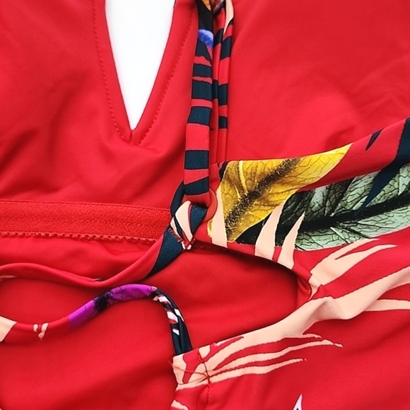 One Piece Bathing Suit Strappy Back Red Multi Tropical Floral Print Size  S/M - Picture 8 of 15